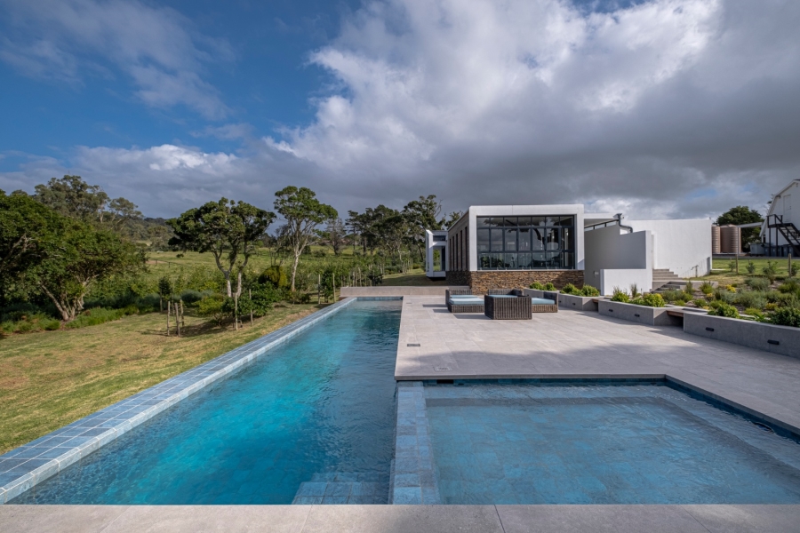 1 Bedroom Property for Sale in Charlo Eastern Cape